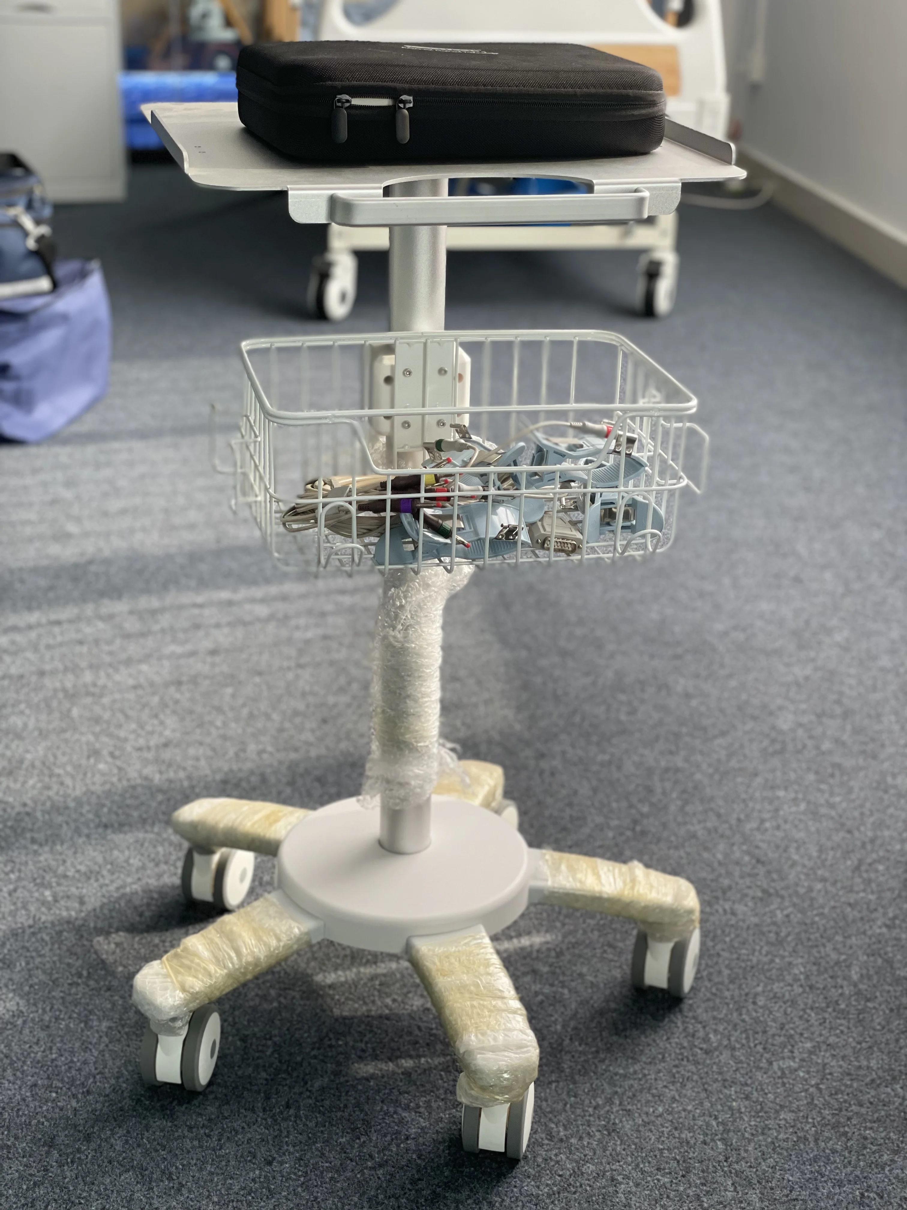 Carro de aluminio para máquina de ECG, soporte rodante de altura fija para máquina de ECG